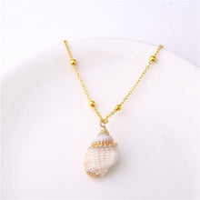 Load image into Gallery viewer, Vinswet 2019 Boho Conch Shell Necklace Conch Sea shell Necklace Pendant For Women Collier Femme Shell Cowrie Summer Jewelry