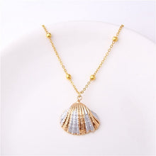 Load image into Gallery viewer, Vinswet 2019 Boho Conch Shell Necklace Conch Sea shell Necklace Pendant For Women Collier Femme Shell Cowrie Summer Jewelry